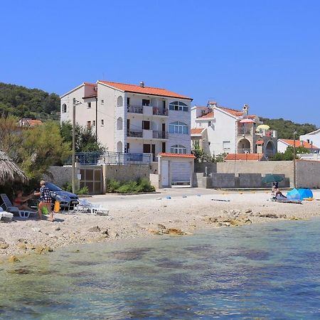 Apartments By The Sea Slatine, Ciovo - 14541 Εξωτερικό φωτογραφία